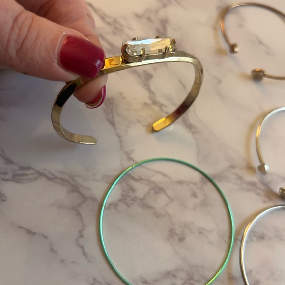 Lot of 32 Bracelets & 3 Untested Watches - Picture 8 of 9